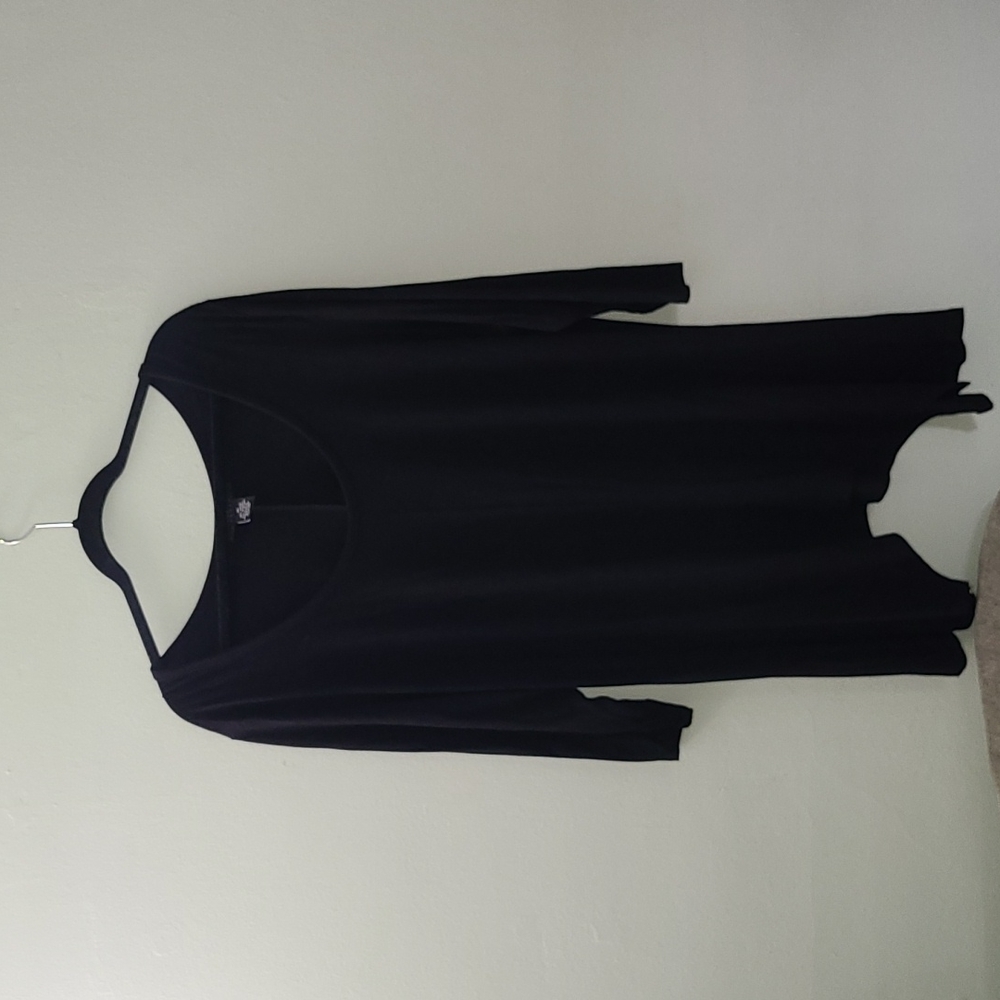 Black 3/4 sleeve top